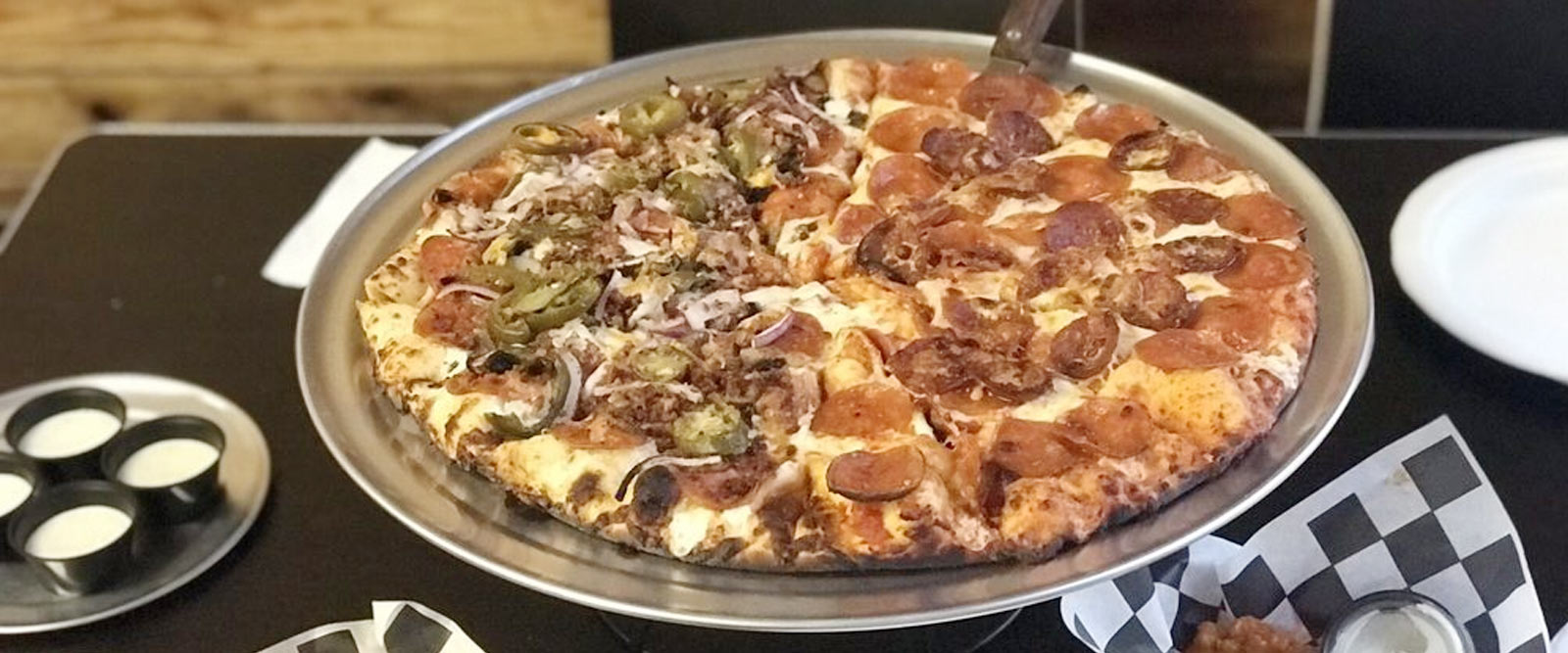 Noahs Pizza Banner